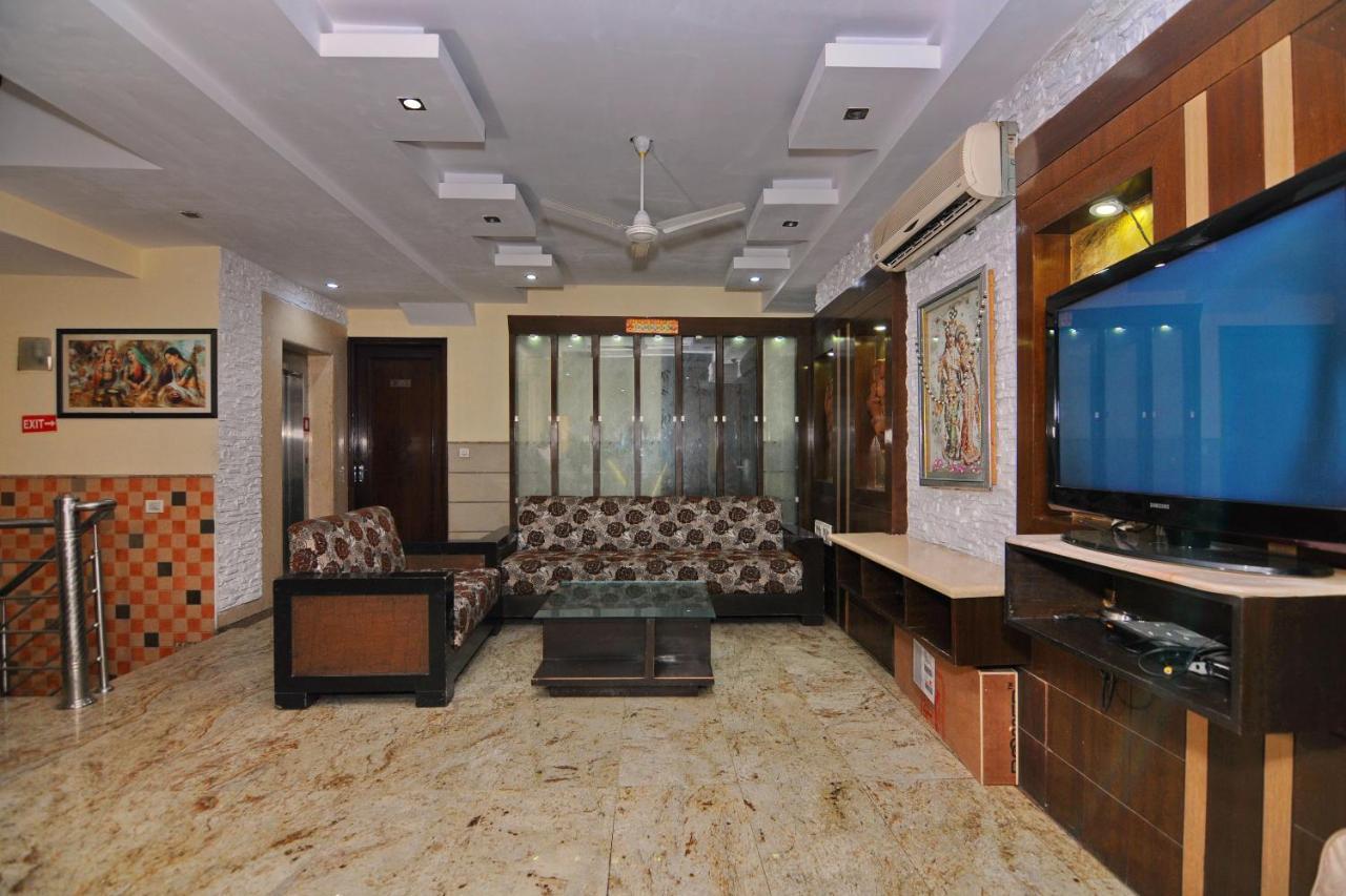 Hotel Tjs Grand Delhi  Extérieur photo