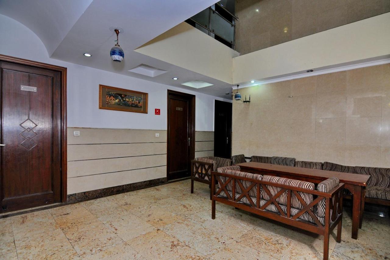 Hotel Tjs Grand Delhi  Extérieur photo