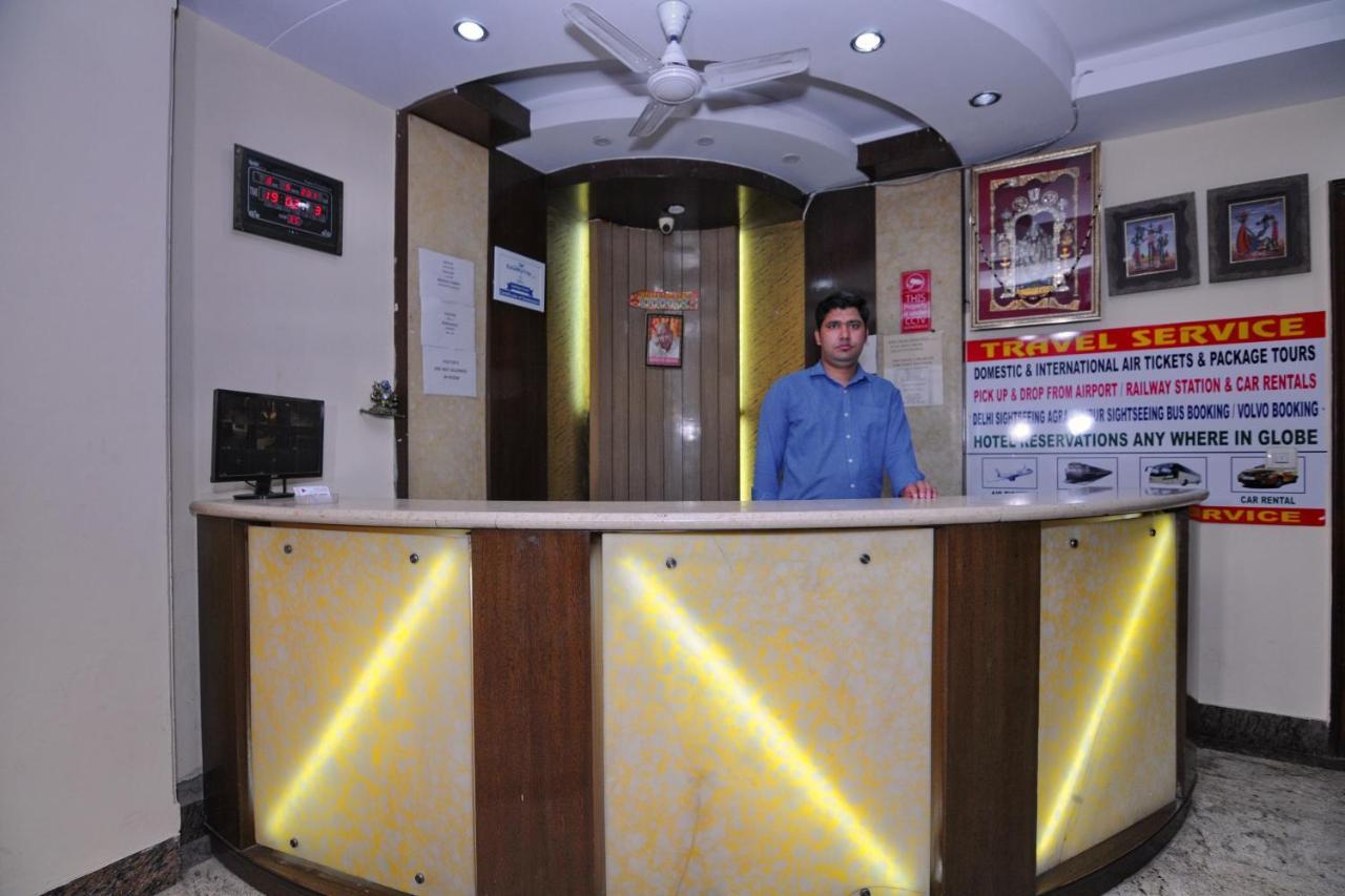 Hotel Tjs Grand Delhi  Extérieur photo